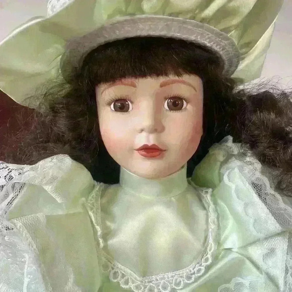 Dynasty Doll - Picture 5 of 8